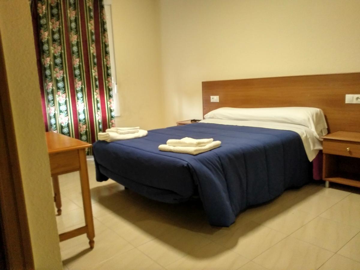 Hostal Orly Camponaraya Екстер'єр фото