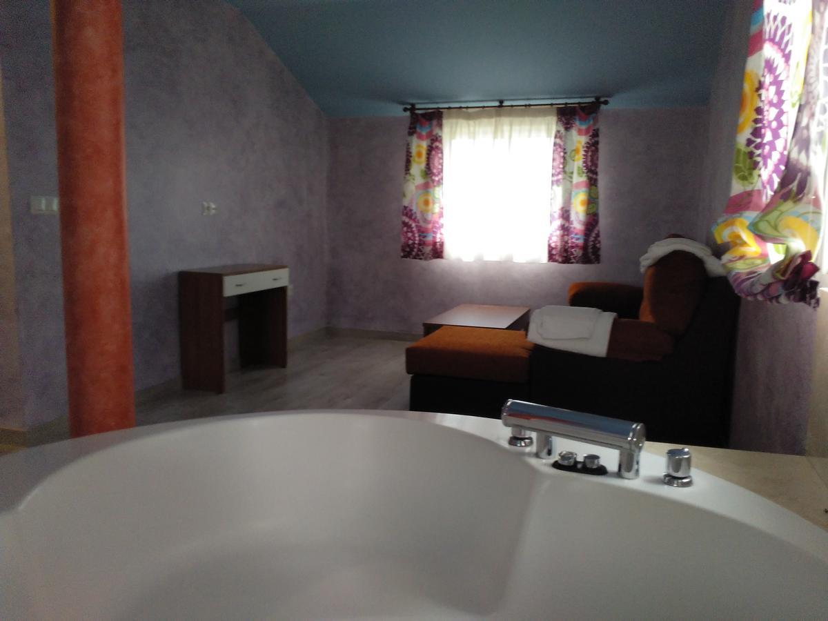 Hostal Orly Camponaraya Екстер'єр фото